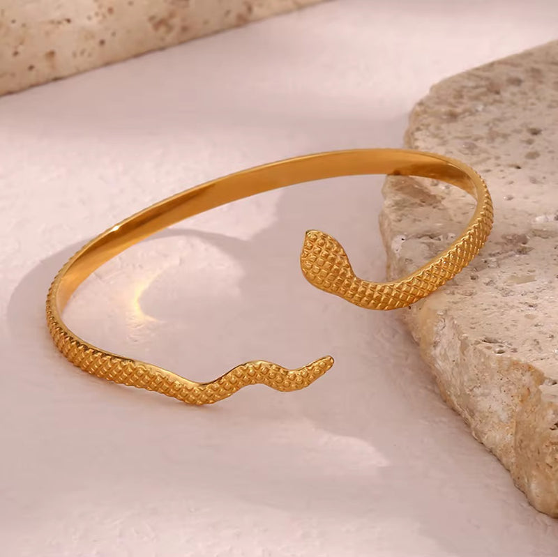 18K Gold Open Adjustable Texture Snake Bangle Bracelet