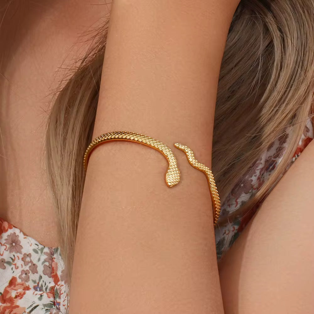 18K Gold Open Adjustable Texture Snake Bangle Bracelet