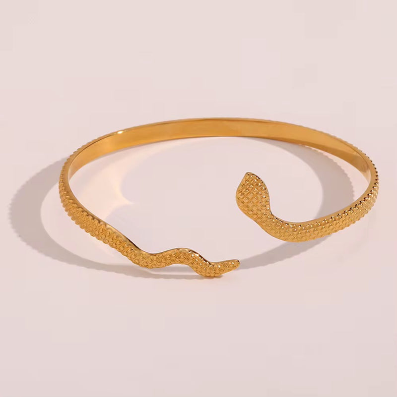 18K Gold Open Adjustable Texture Snake Bangle Bracelet