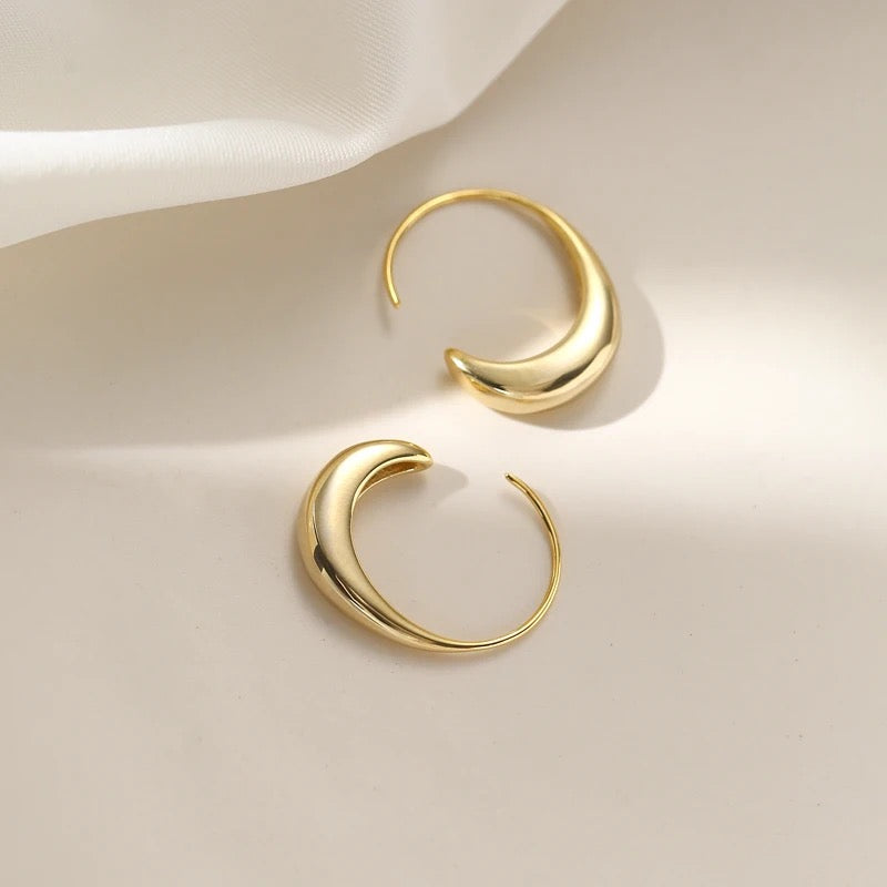Gold Geometric C-shaped Earrings